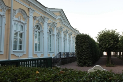 Завершение первого этапа реставрации "Опочивальни" в Петергофе: Восстановление Величия Царской Резиденции
